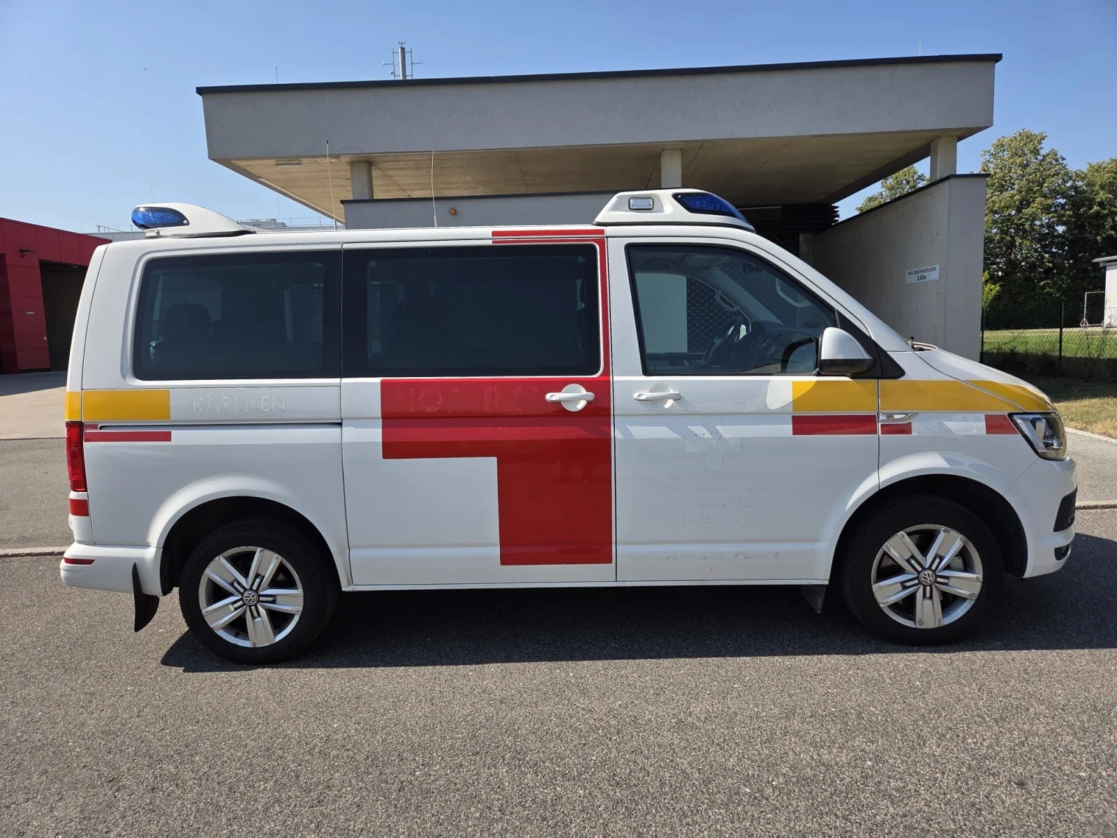 VW Multivan 2.0, 206k.s, 4х4, KOMFORTLINE, снимка 6 - Бусове и автобуси - 55602997
