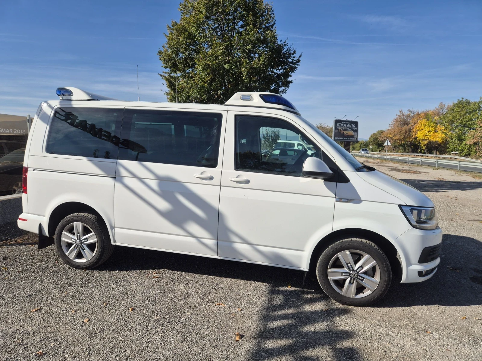 VW Multivan 2.0, 206k.s, 4х4, KOMFORTLINE, снимка 2 - Бусове и автобуси - 56577350