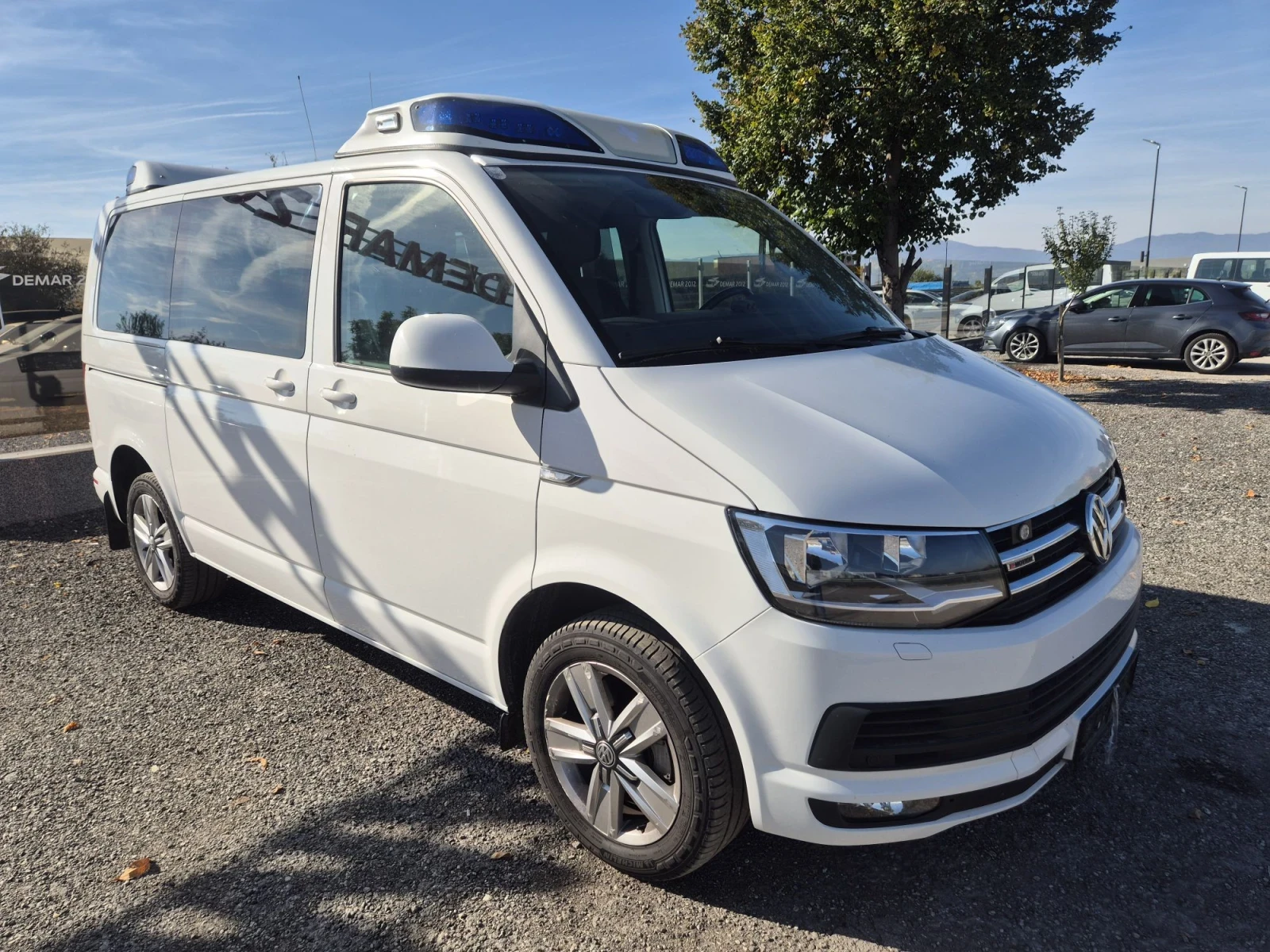 VW Multivan 2.0, 206k.s, 4х4, KOMFORTLINE, снимка 3 - Бусове и автобуси - 56577350