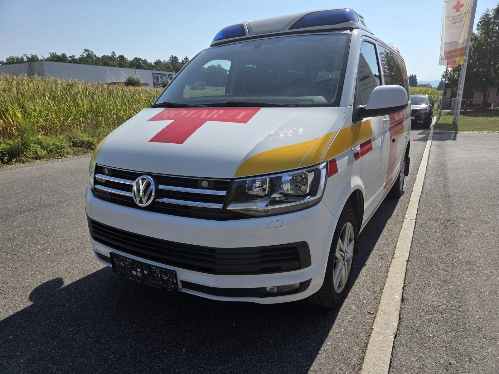 VW Multivan 2.0, 206k.s, 4х4, KOMFORTLINE, снимка 3 - Бусове и автобуси - 55602997