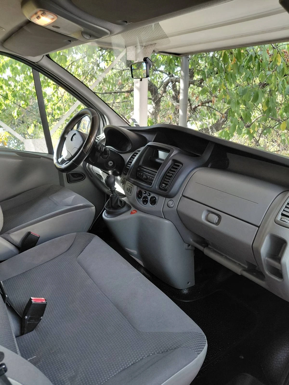 Opel Vivaro, снимка 9 - Бусове и автобуси - 56416645