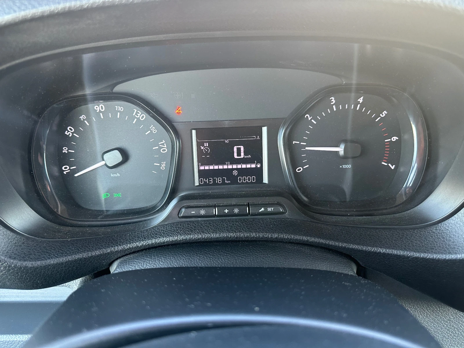 Toyota Proace 8+ 1, снимка 15 - Бусове и автобуси - 56725978