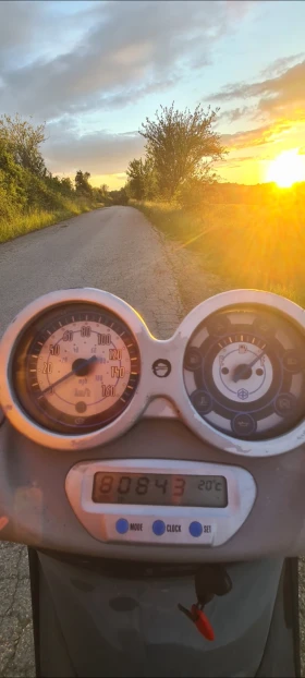 Piaggio Beverly 200, снимка 5