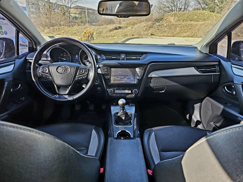 Toyota Avensis, снимка 14 - Автомобили и джипове - 45830270