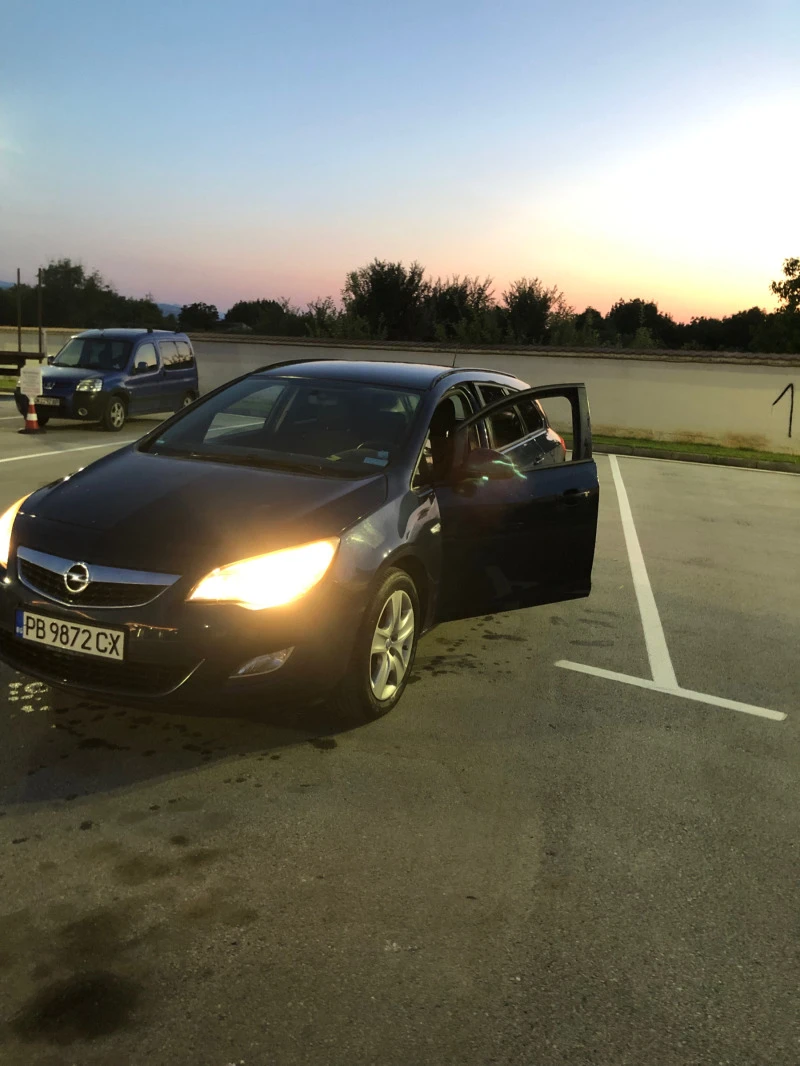 Opel Astra cdti, снимка 3 - Автомобили и джипове - 47629795