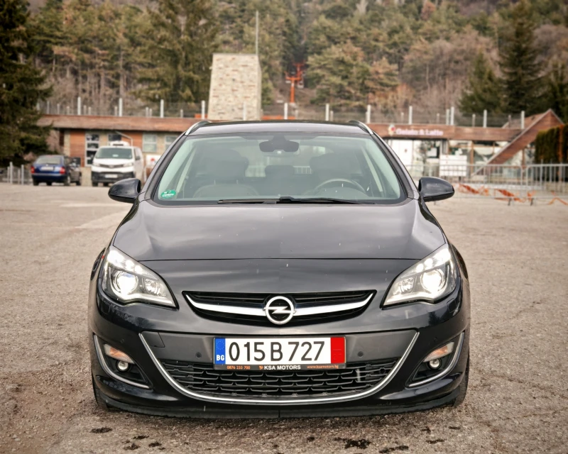 Opel Astra 1.6 CDTI НАПЪЛНО ОБСЛУЖЕН, снимка 2 - Автомобили и джипове - 49020597