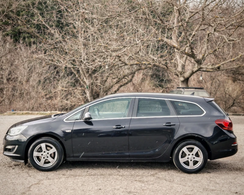 Opel Astra 1.6 CDTI НАПЪЛНО ОБСЛУЖЕН, снимка 4 - Автомобили и джипове - 49020597