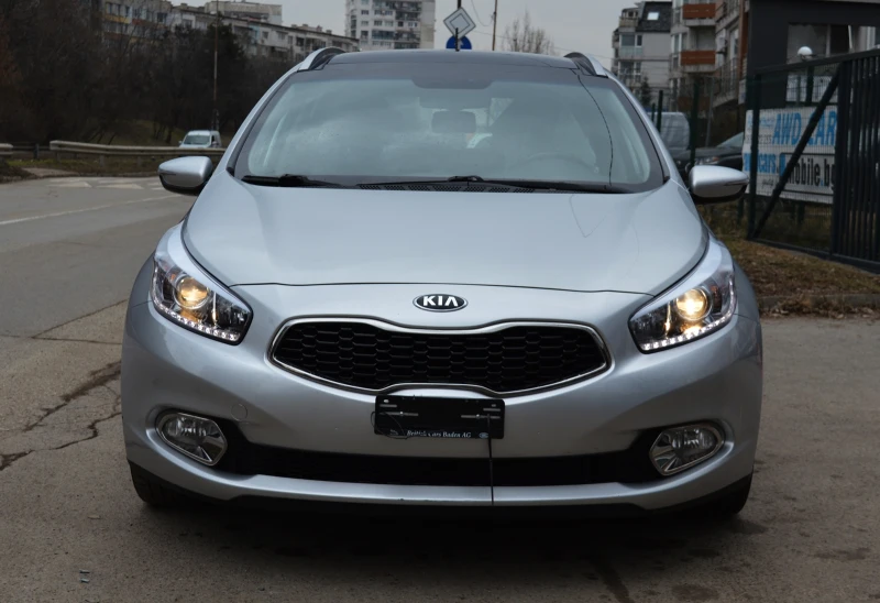 Kia Ceed 1.6GDI AUTOMAT - PANORAMA - ШВЕЙЦАРИЯ, снимка 2 - Автомобили и джипове - 49303059