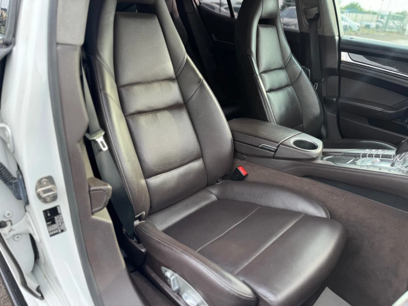 Porsche Panamera TURBO= FACELIFT= KEYLESS GO= CARBON PACK= BOSE= , снимка 12 - Автомобили и джипове - 51208806