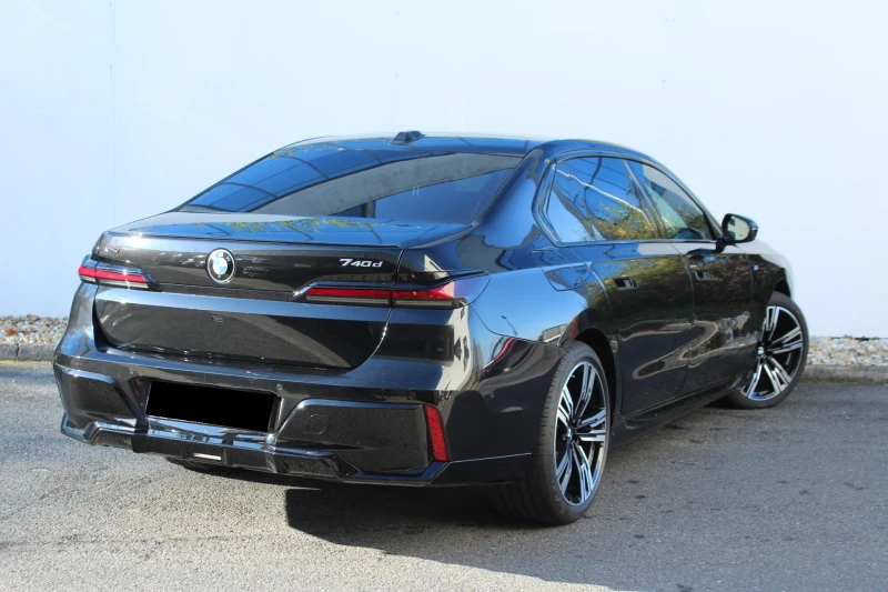 BMW 740 M-Sport xDrive, снимка 4 - Автомобили и джипове - 52465321