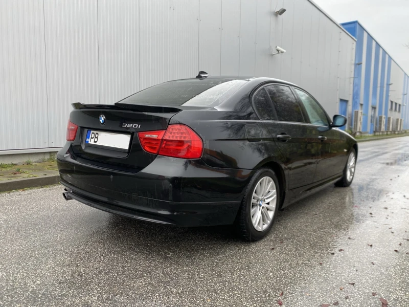 BMW 320 lci, снимка 7 - Автомобили и джипове - 52592943