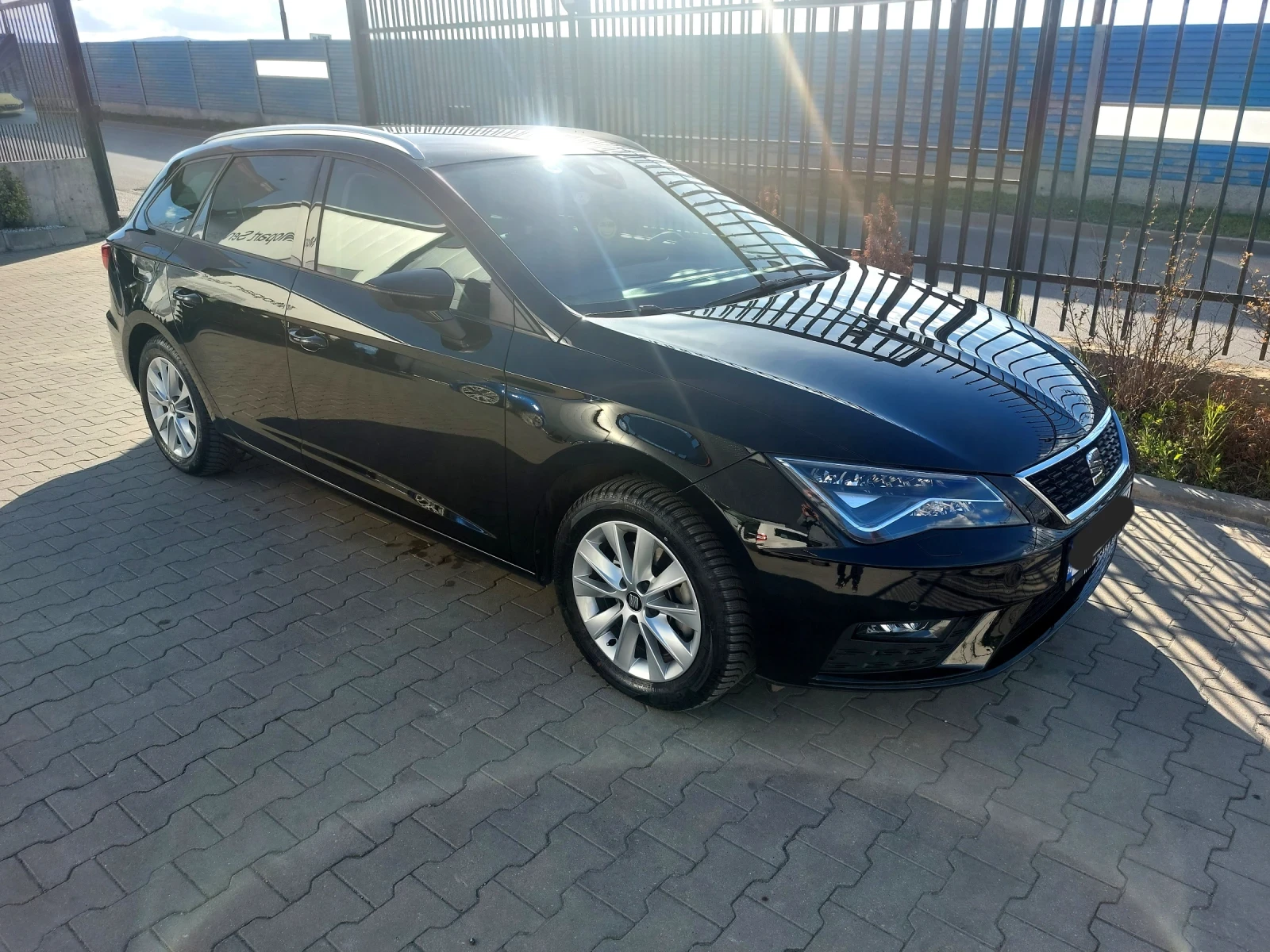 Seat Leon ST 1.5 TGI, снимка 1