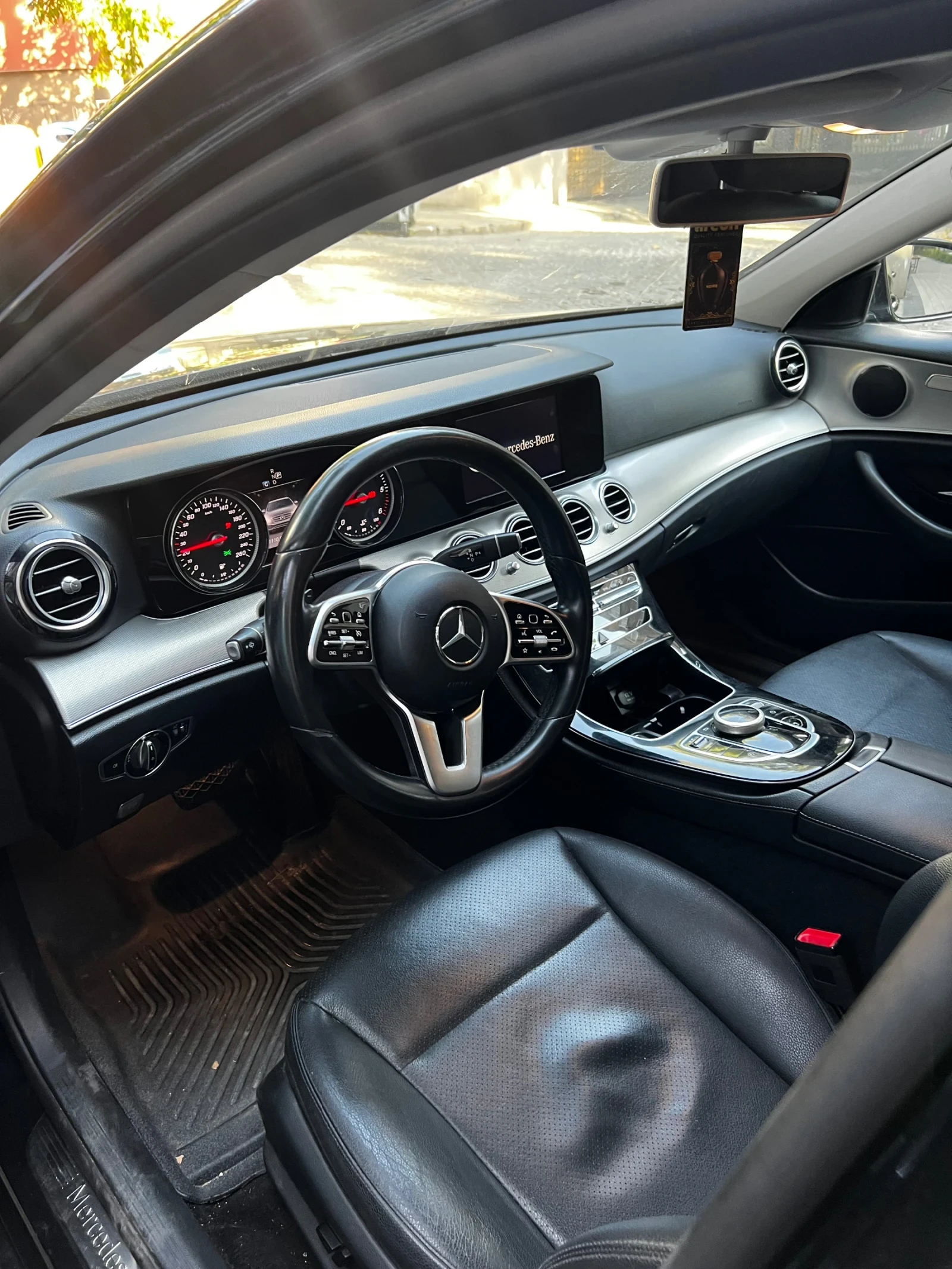 Mercedes-Benz E 200  - изображение 5