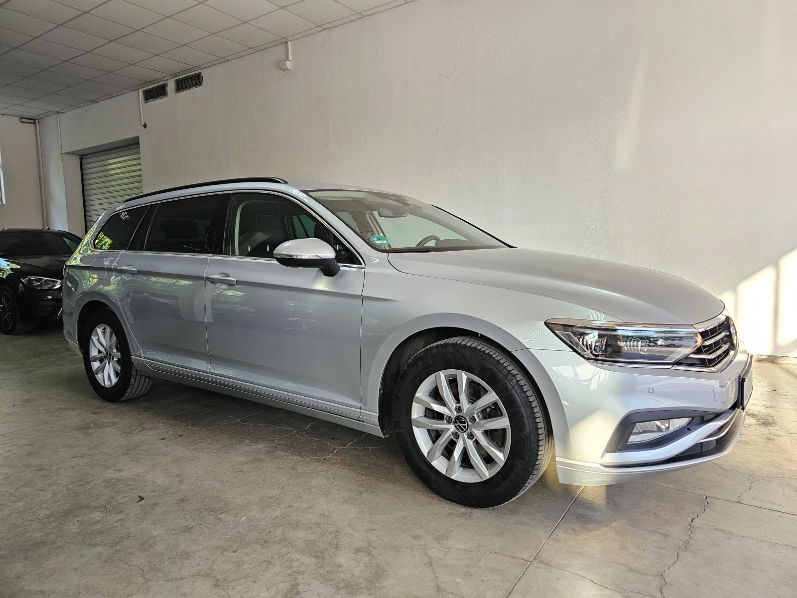 VW Passat Business 2.0tdi IQ.LIGHT-LED КОЖА обдухване Камера - изображение 2