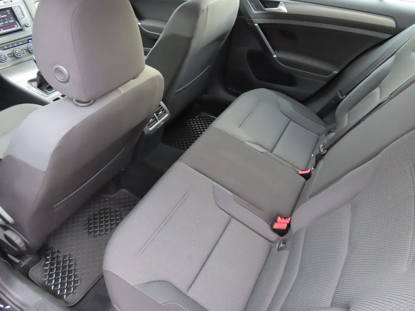 VW Golf Comfortline 1.6TDI BMT | Mobile.bg � ����������� 13