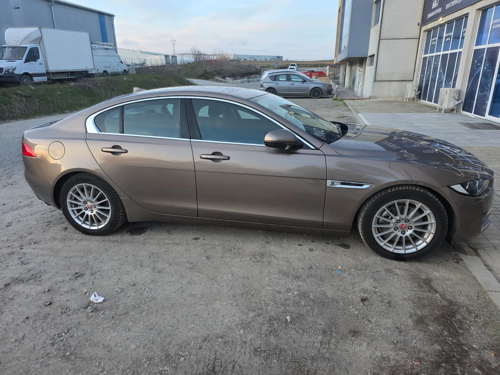 Jaguar XE