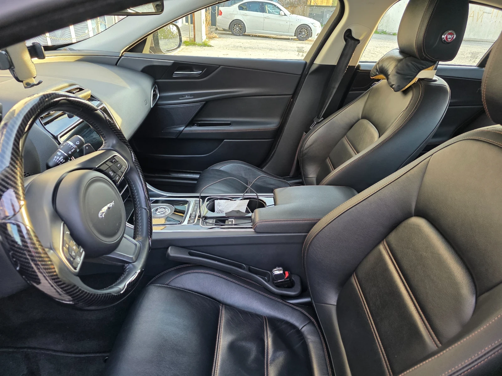 Jaguar XE, снимка 16 - Автомобили и джипове - 53698897