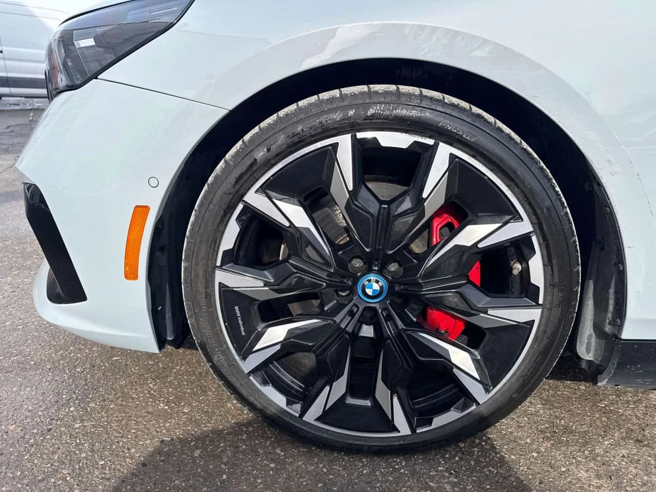 BMW i5 M60 xDrive  CARFAX - изображение 7