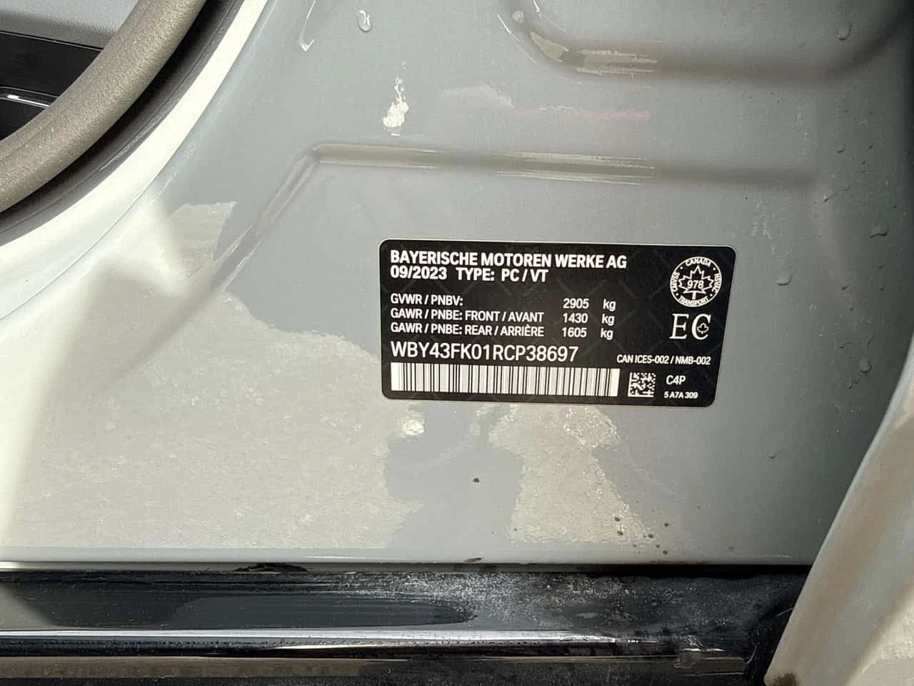 BMW i5 M60 xDrive  CARFAX, снимка 11 - Автомобили и джипове - 53780622