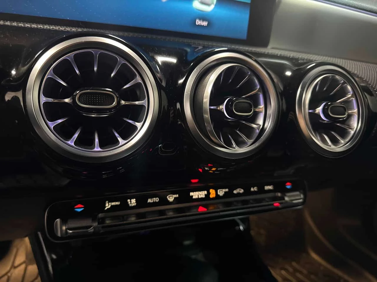 Mercedes-Benz CLA 250 * ПОДГРЕВИ * КАМЕРА * NAVI * ПАМЕТ, снимка 12 - Автомобили и джипове - 54047328