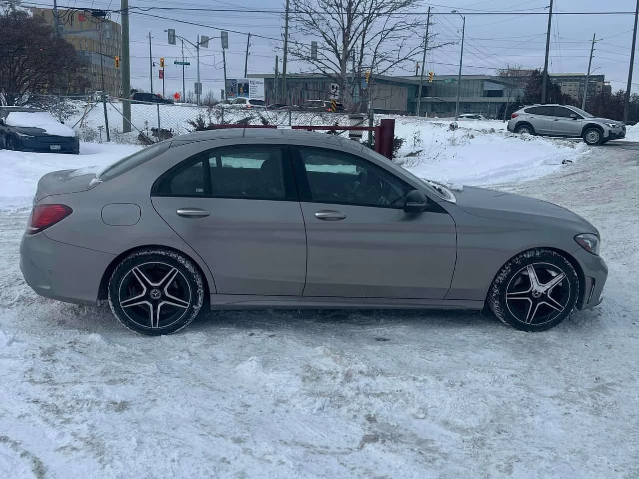 Mercedes-Benz C 300 * DISTRONIC* 360КАМЕРИ* ДИГИТАЛНО ТАБЛО* , снимка 3 - Автомобили и джипове - 54057289