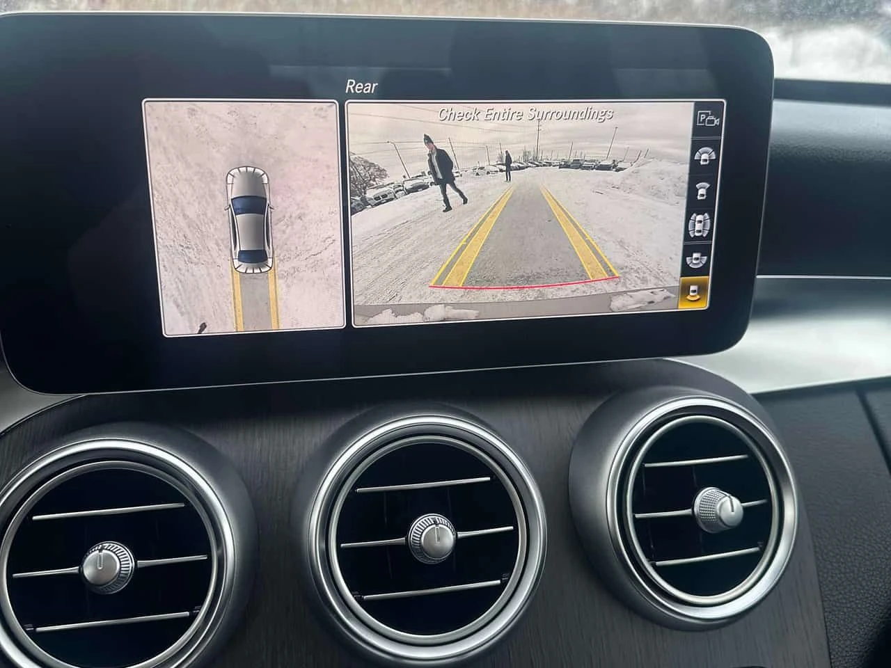 Mercedes-Benz C 300 * DISTRONIC* 360КАМЕРИ* ДИГИТАЛНО ТАБЛО* , снимка 10 - Автомобили и джипове - 54057289