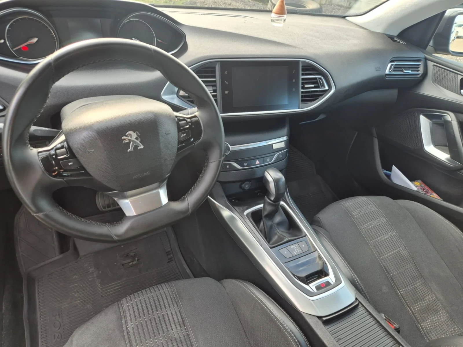 Peugeot 308 1.6D, снимка 8 - Автомобили и джипове - 54106328