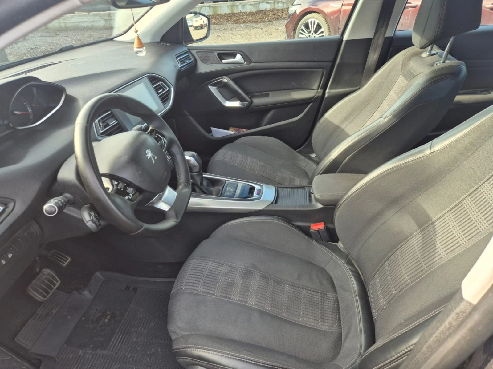 Peugeot 308 1.6D, снимка 7 - Автомобили и джипове - 54106328