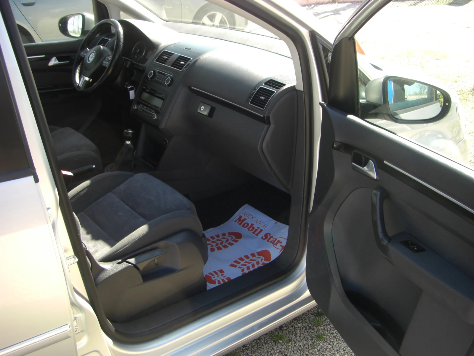 VW Touran 1.4TSI High Line 7 MECTA, снимка 15 - Автомобили и джипове - 54135690