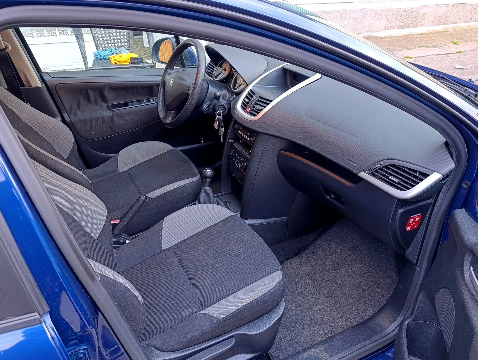 Peugeot 207 1.4 HDI -KLIMATIK, снимка 3 - Автомобили и джипове - 54270087