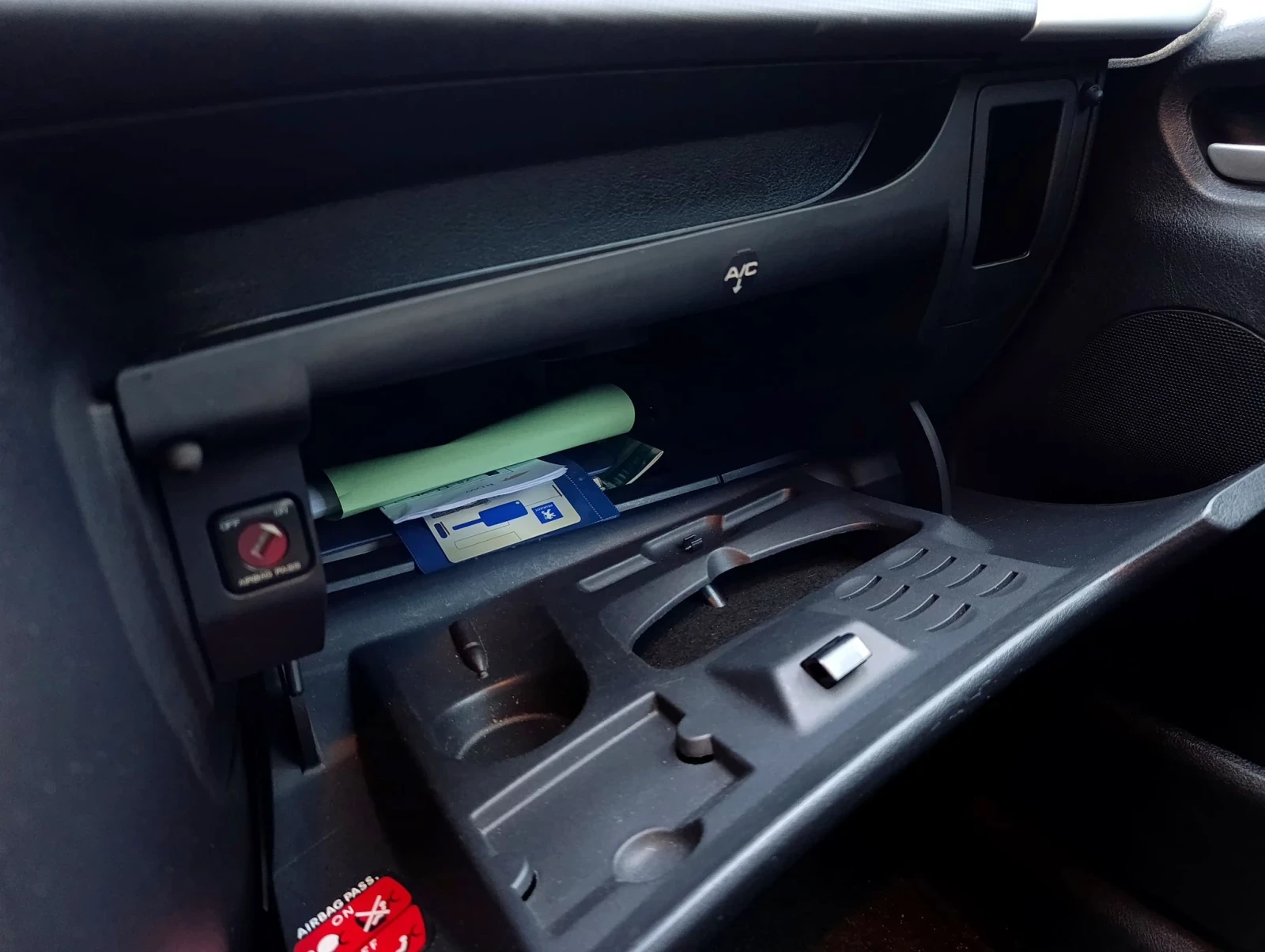 Peugeot 207 1.4 HDI -KLIMATIK, снимка 4 - Автомобили и джипове - 54270087