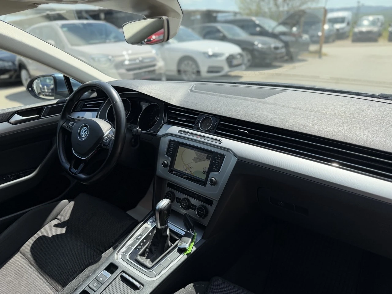 VW Passat 2.0TDI DSG , снимка 15 - Автомобили и джипове - 54317155