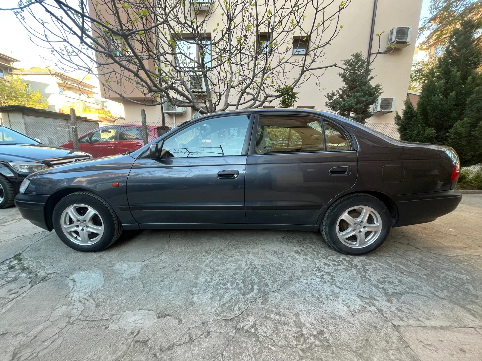 Toyota Carina 1.6 16V, снимка 3 - Автомобили и джипове - 54741995