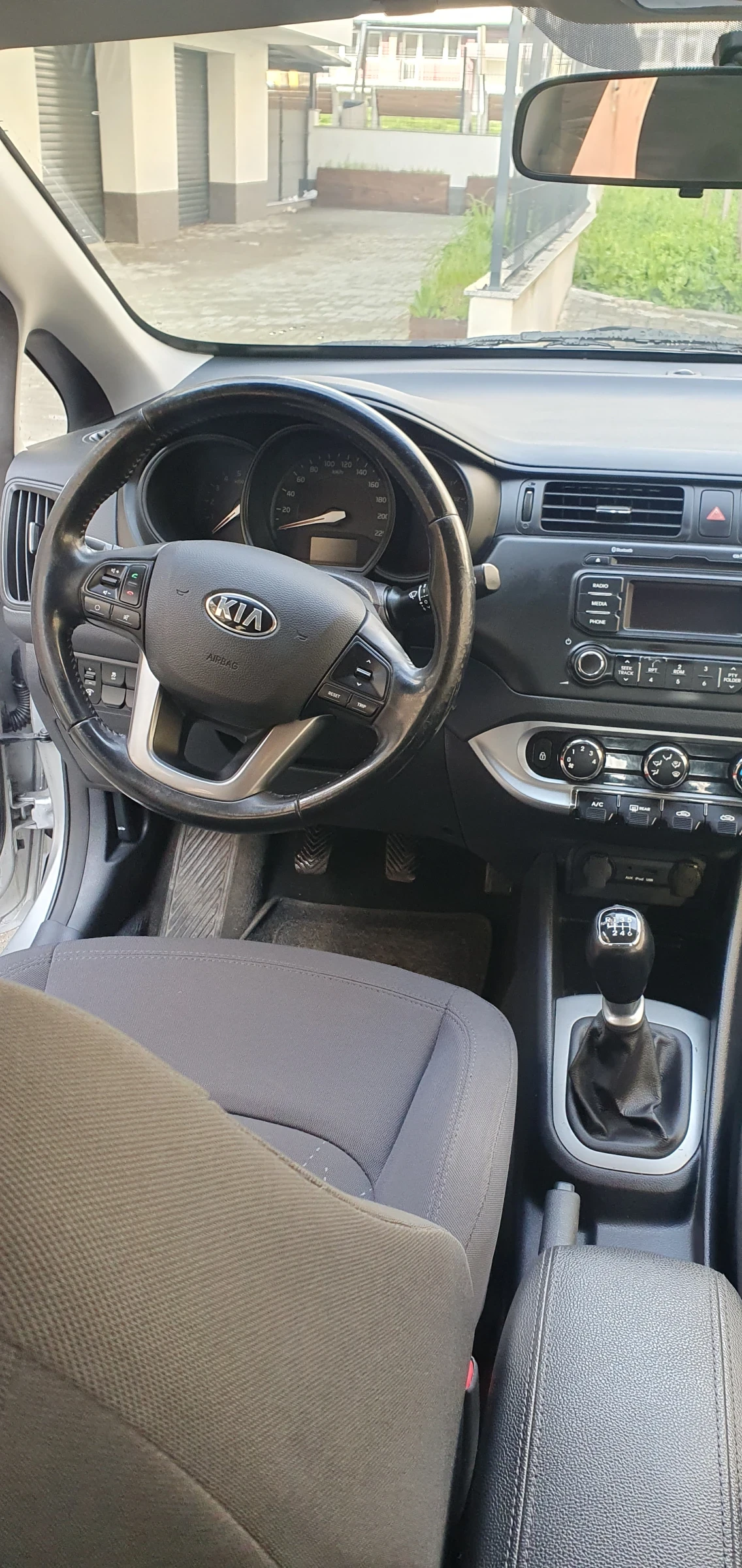 Kia Rio, снимка 7 - Автомобили и джипове - 54977372