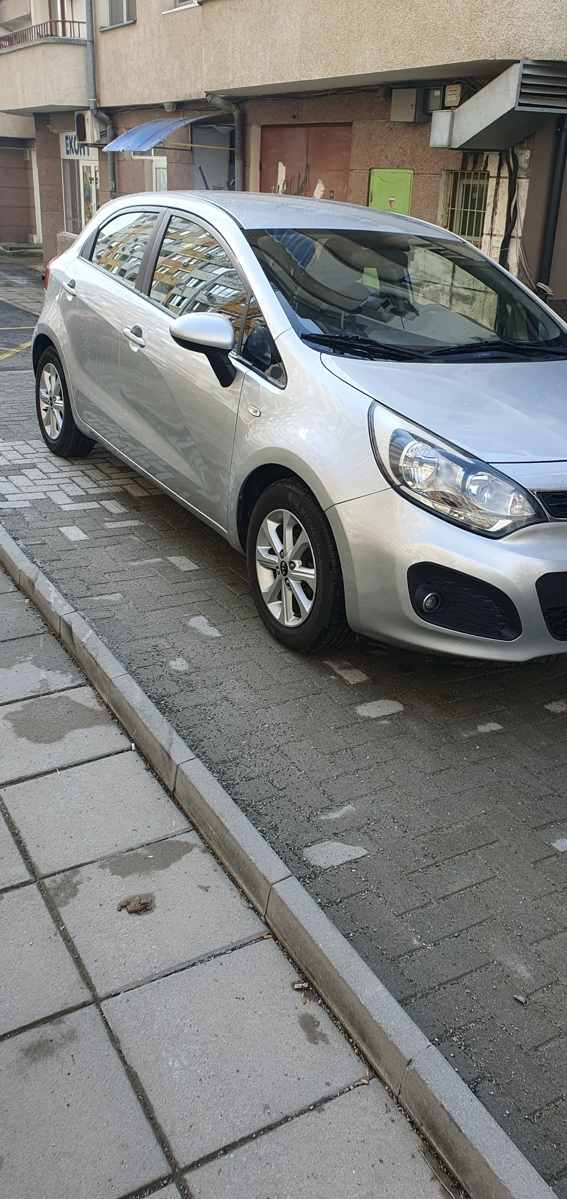 Kia Rio, снимка 3 - Автомобили и джипове - 54977372