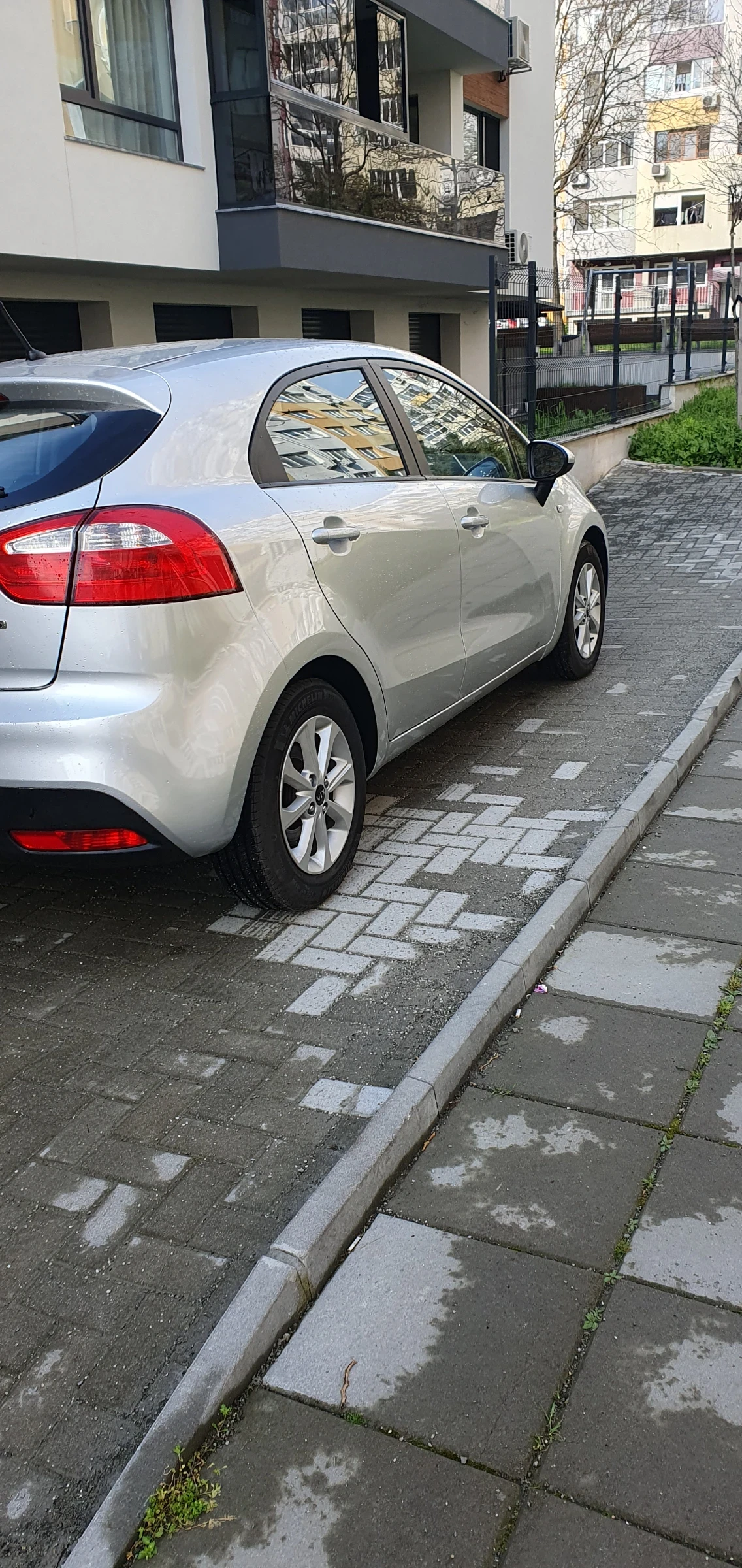 Kia Rio, снимка 5 - Автомобили и джипове - 54977372