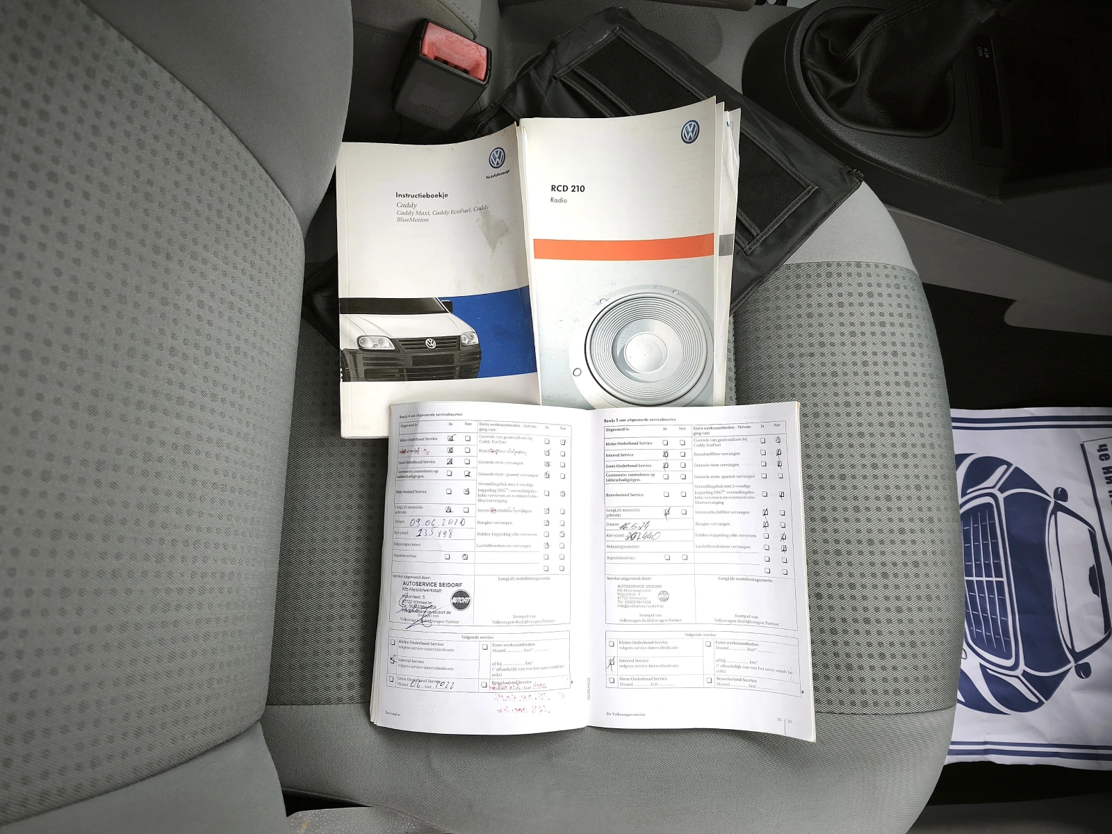 VW Caddy 1.9tdi, снимка 14 - Автомобили и джипове - 55283007