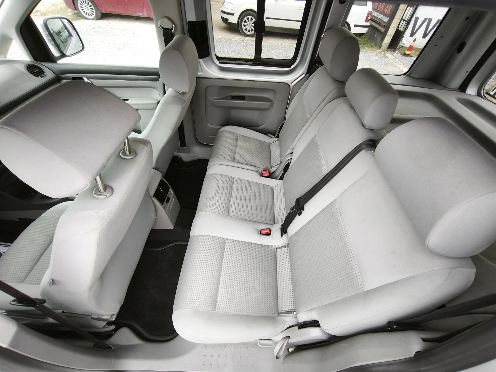 VW Caddy 1.9tdi, снимка 13 - Автомобили и джипове - 55283007