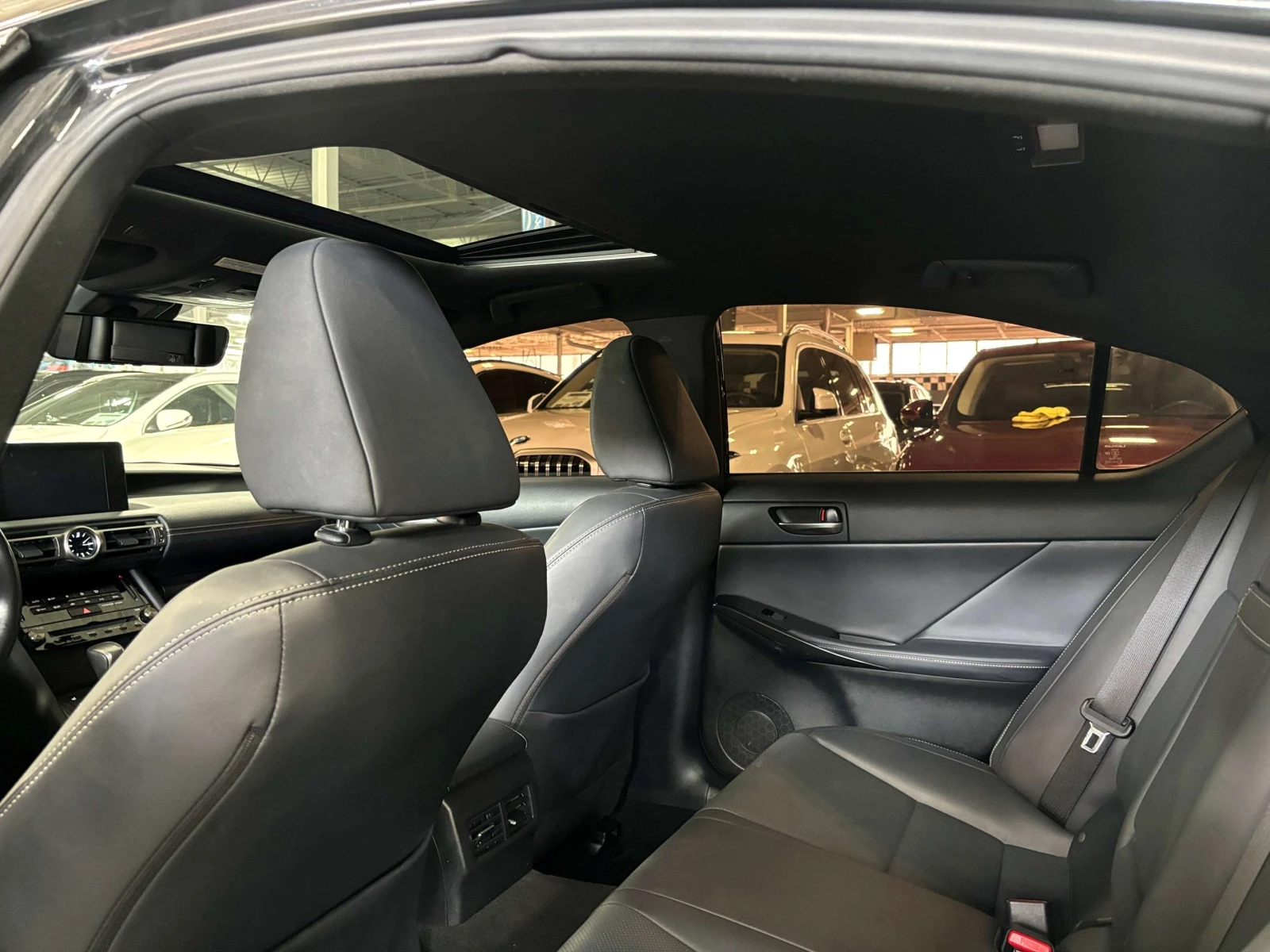 Lexus IS ПАНО / КОЖА / АВТОКРЕДИТ, снимка 11 - Автомобили и джипове - 55803273