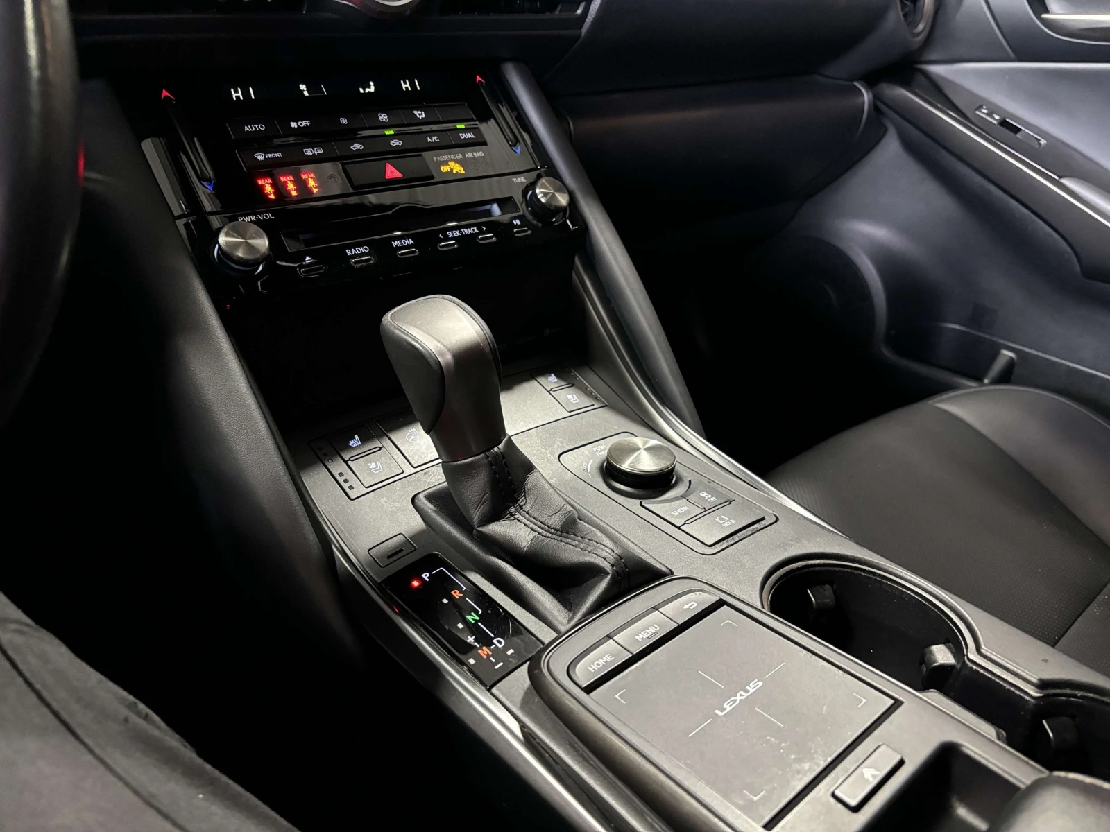 Lexus IS ПАНО / КОЖА / АВТОКРЕДИТ, снимка 9 - Автомобили и джипове - 55803273
