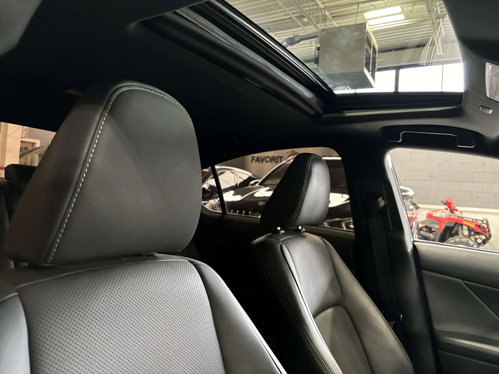 Lexus IS ПАНО / КОЖА / АВТОКРЕДИТ, снимка 13 - Автомобили и джипове - 55803273