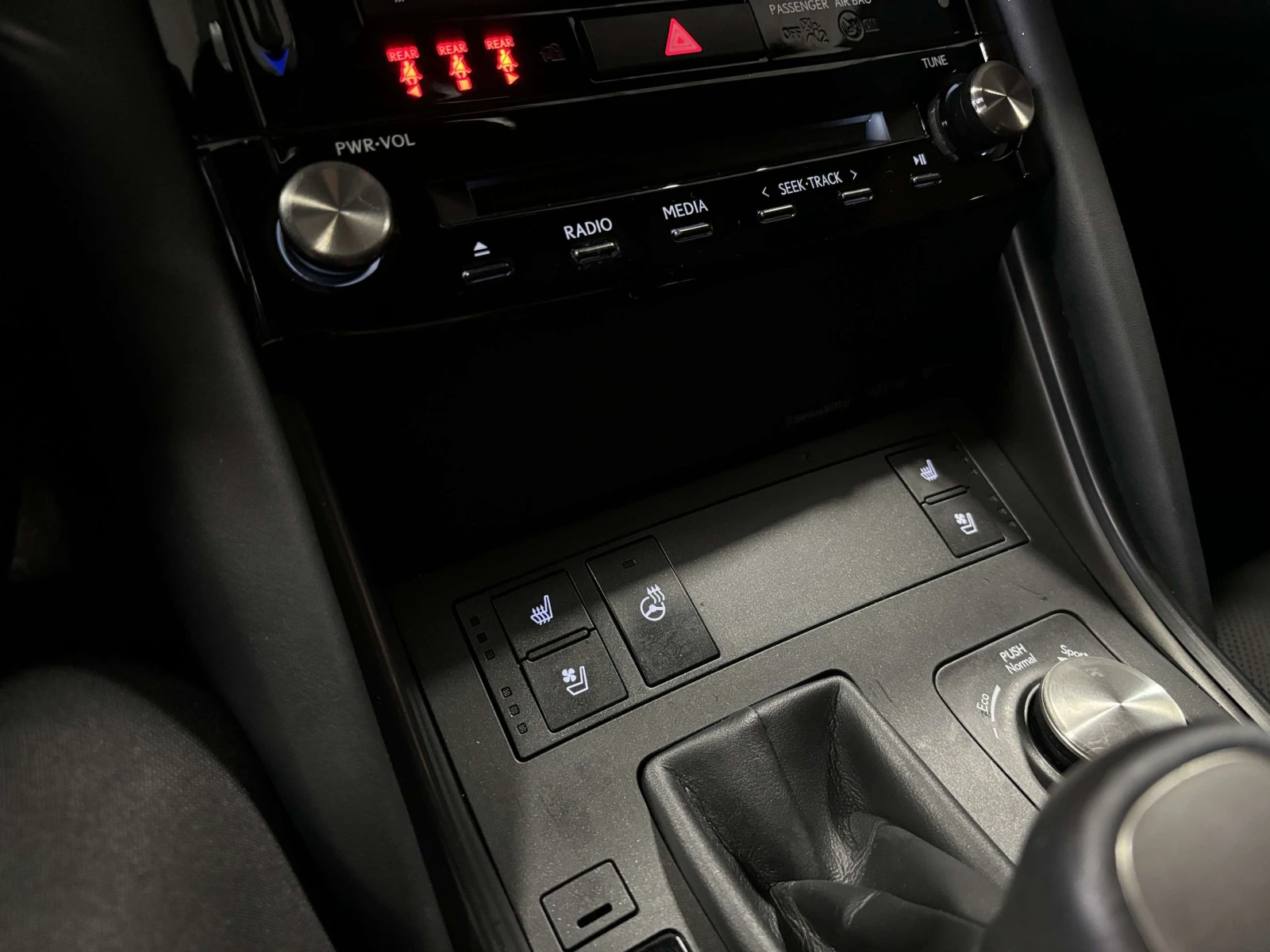 Lexus IS ПАНО / КОЖА / АВТОКРЕДИТ, снимка 10 - Автомобили и джипове - 55803273