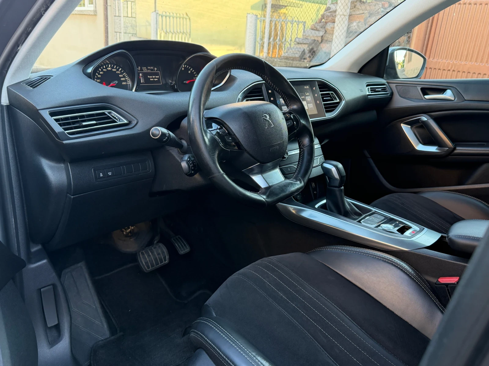 Peugeot 308 1.6 HDI , снимка 6 - Автомобили и джипове - 56038240