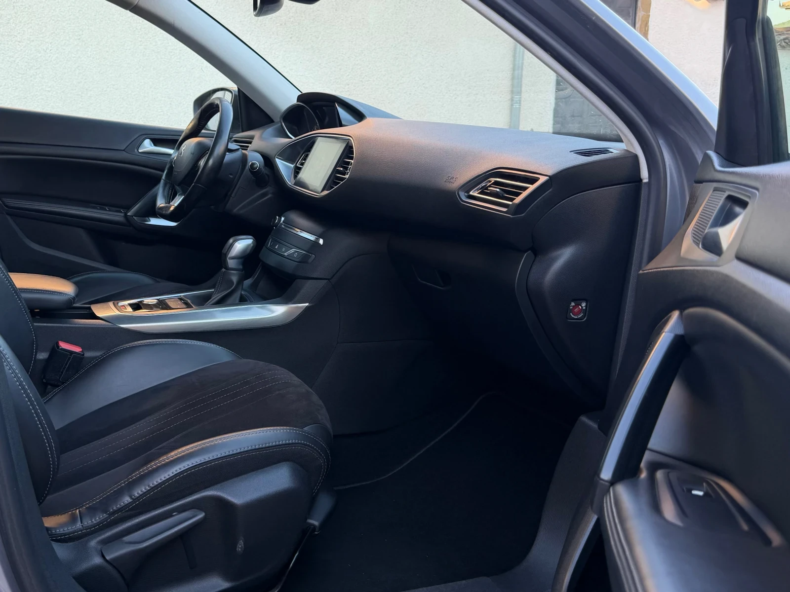 Peugeot 308 1.6 HDI , снимка 7 - Автомобили и джипове - 56038240