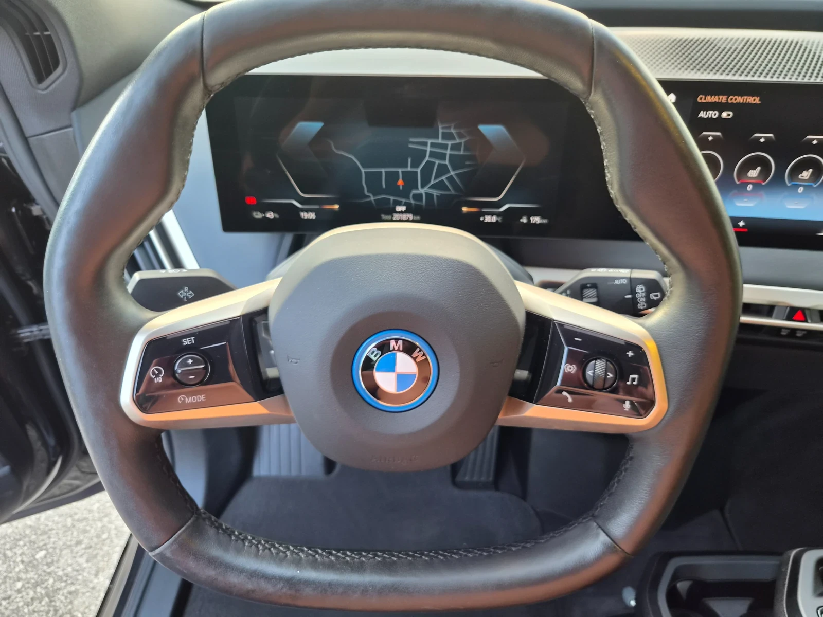 BMW iX XDrive 40/ FULL , снимка 14 - Автомобили и джипове - 55944786