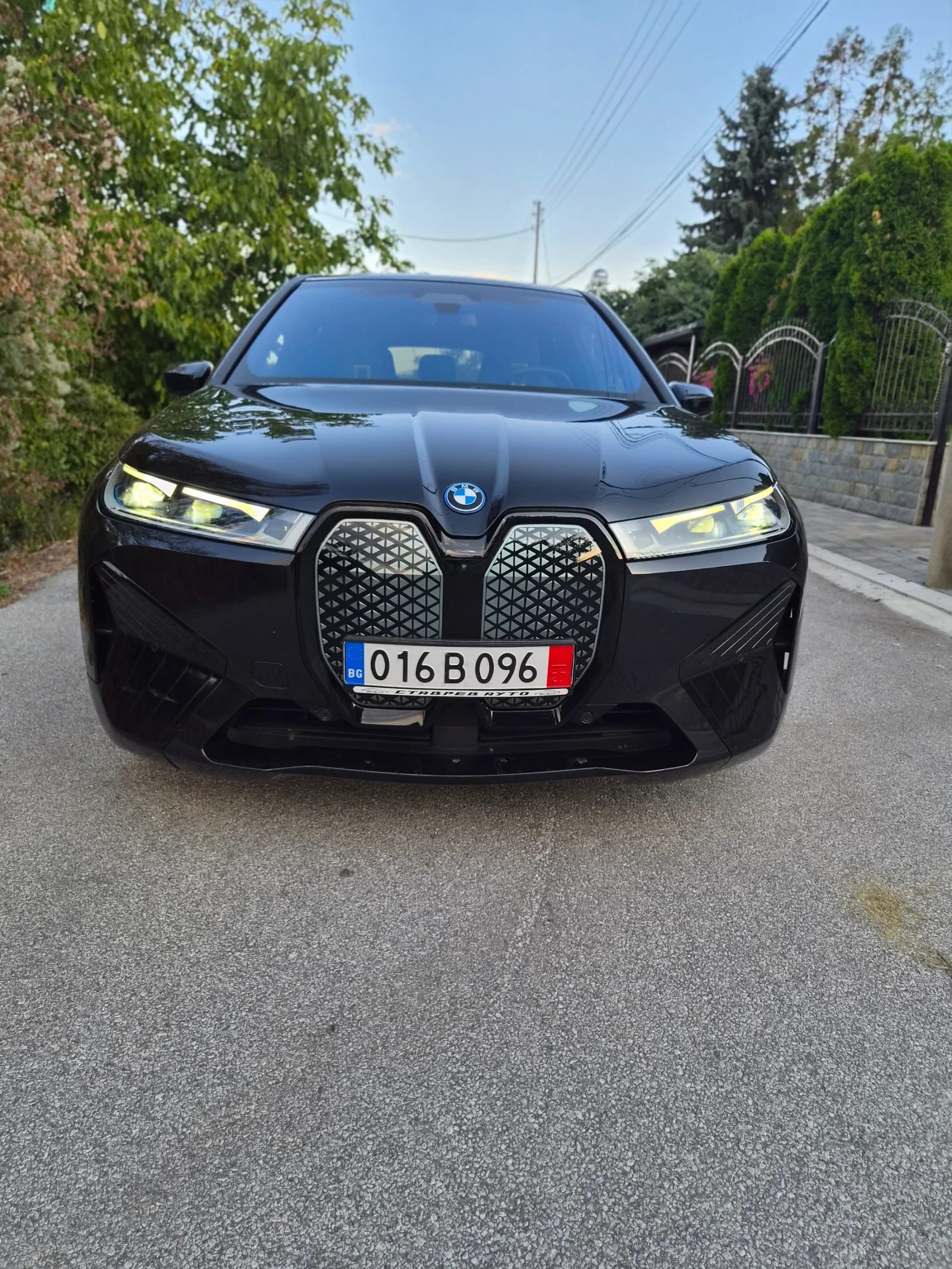 BMW iX XDrive 40/ FULL , снимка 3 - Автомобили и джипове - 55944786