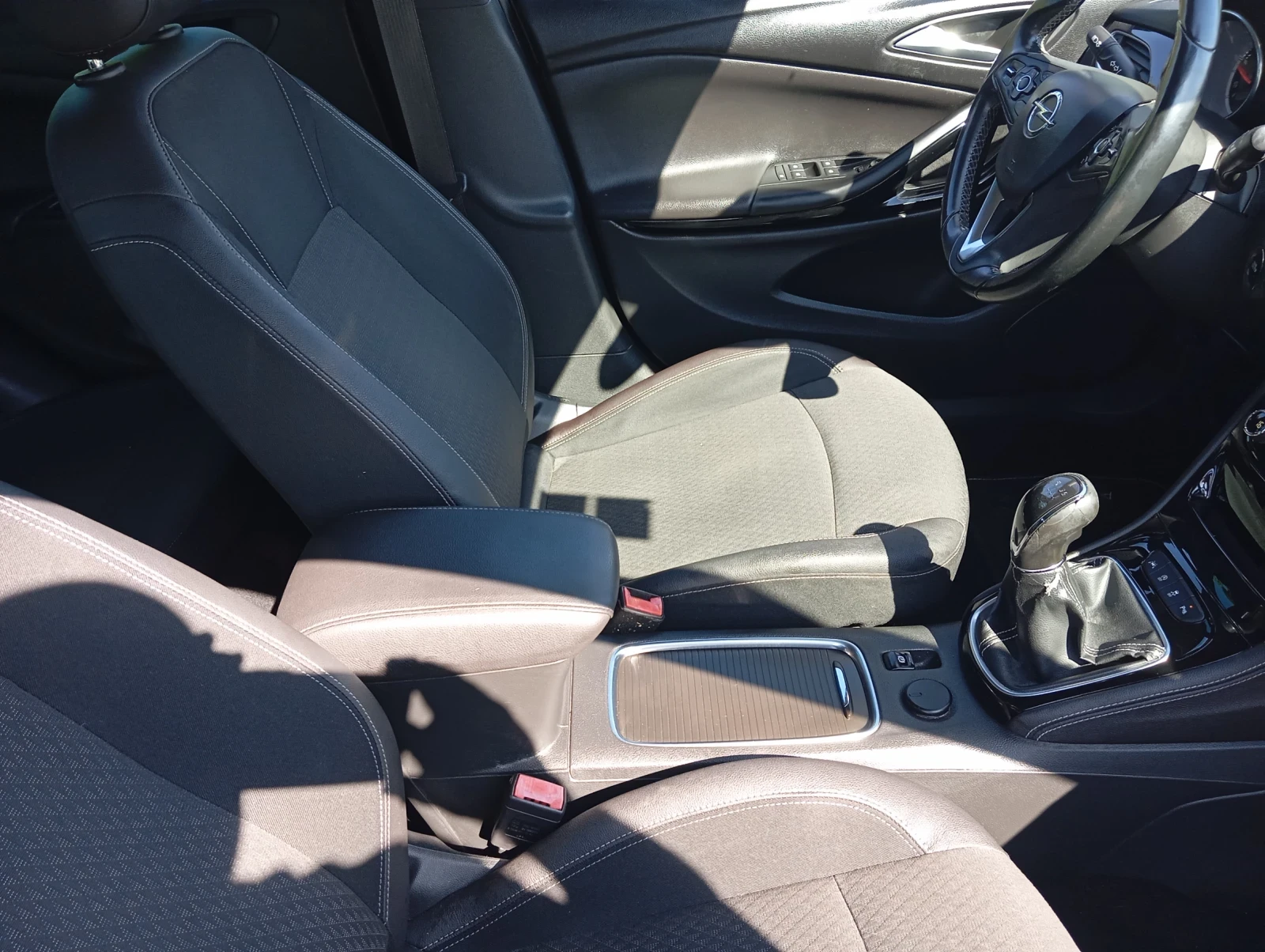 Opel Astra 1.6 дизел , снимка 2 - Автомобили и джипове - 55948330