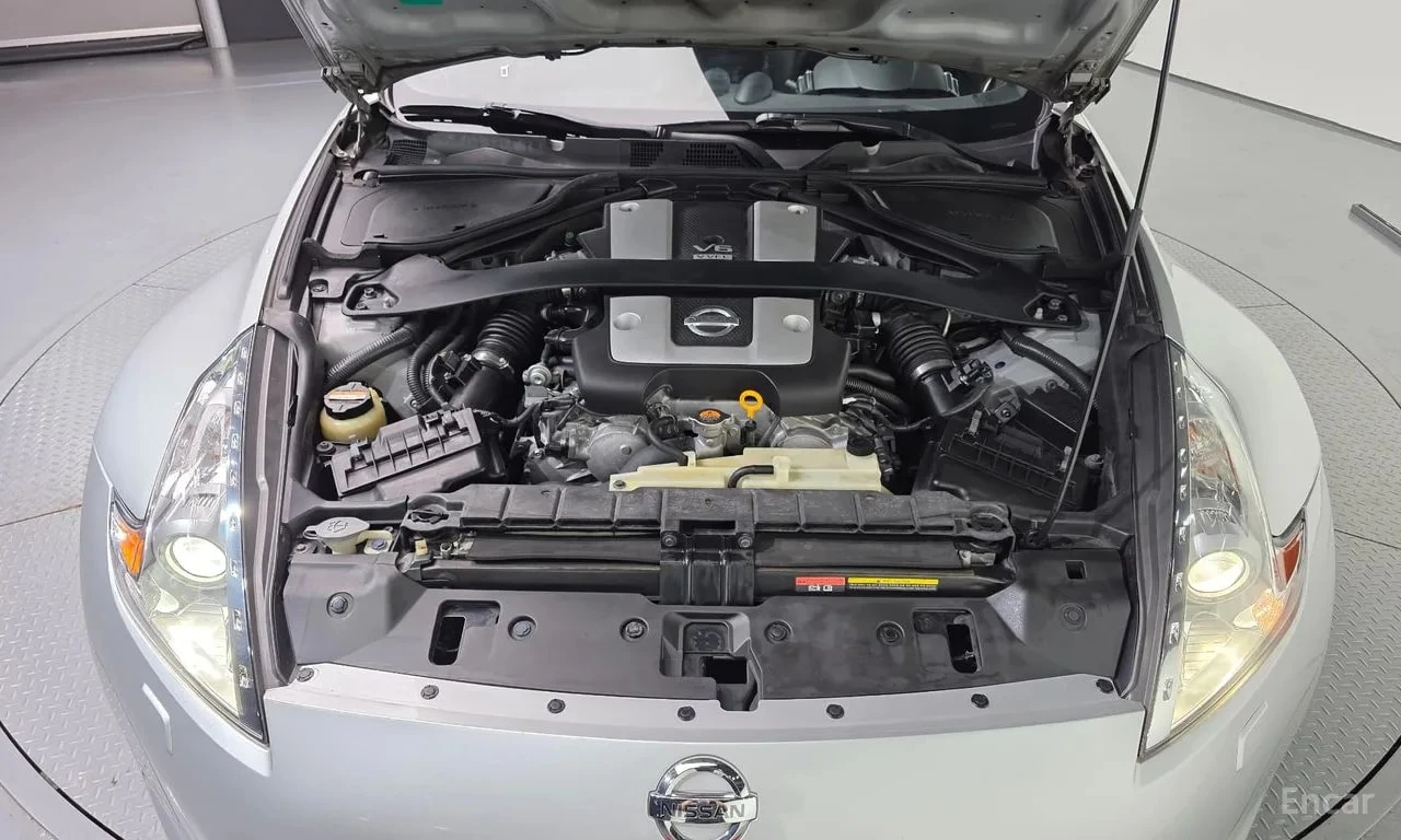 Nissan 370Z 3.7 Coupe| ОПЦИЯ ЗА ФИНАНСИРАНЕ| , снимка 6 - Автомобили и джипове - 56116845