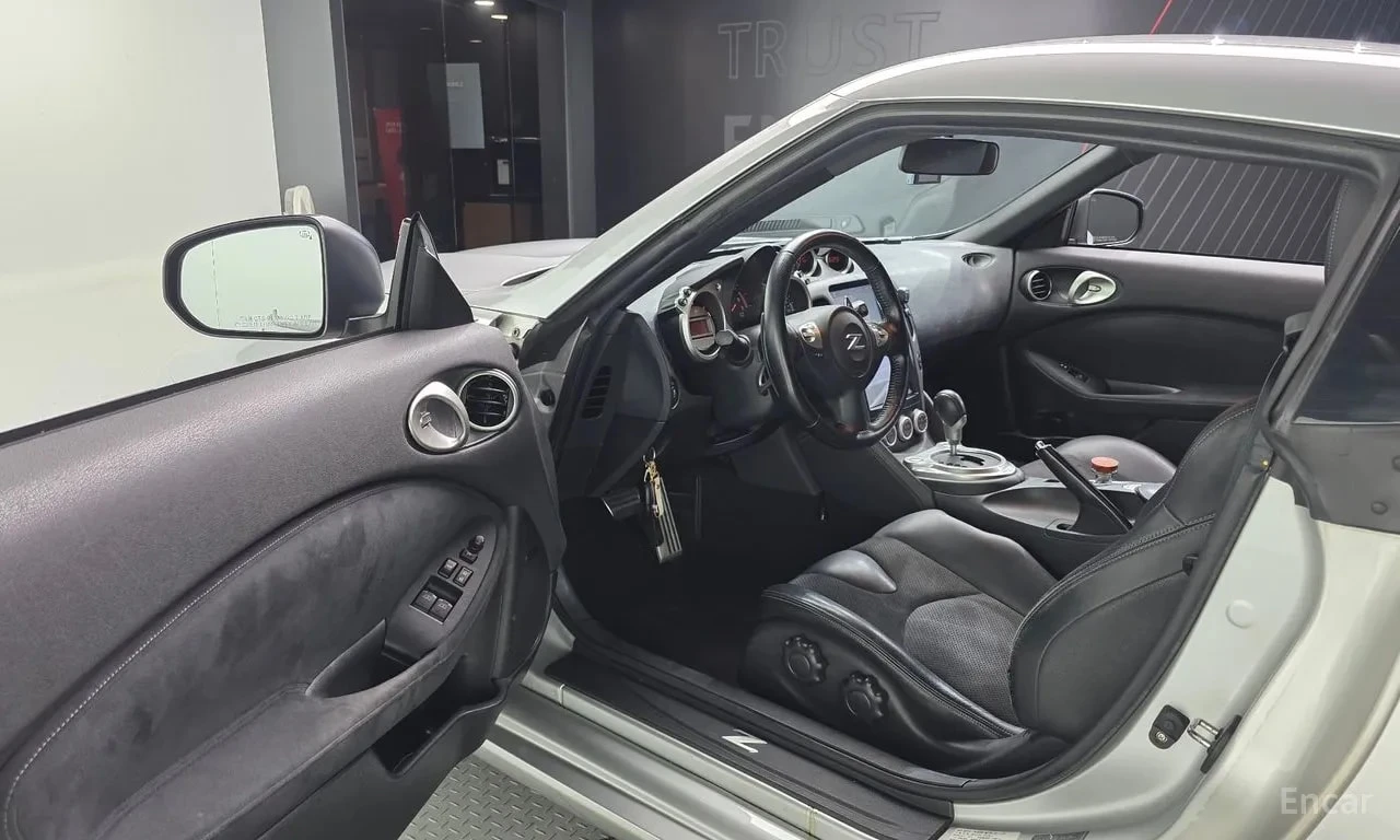 Nissan 370Z 3.7 Coupe| ОПЦИЯ ЗА ФИНАНСИРАНЕ| , снимка 10 - Автомобили и джипове - 56116845