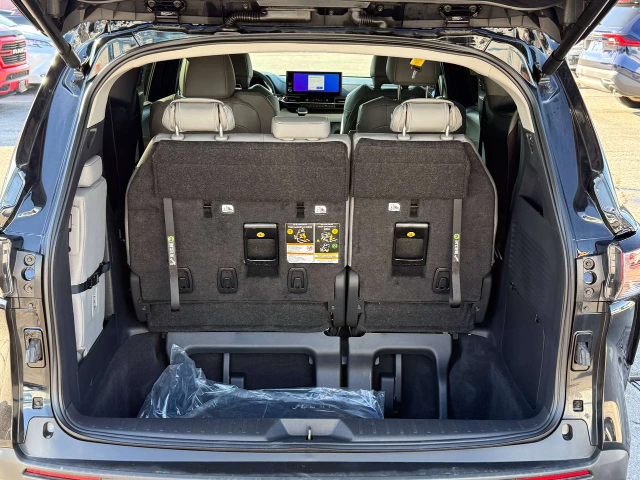 Toyota Sienna 8 Passenger | Mobile.bg � ����������� 14